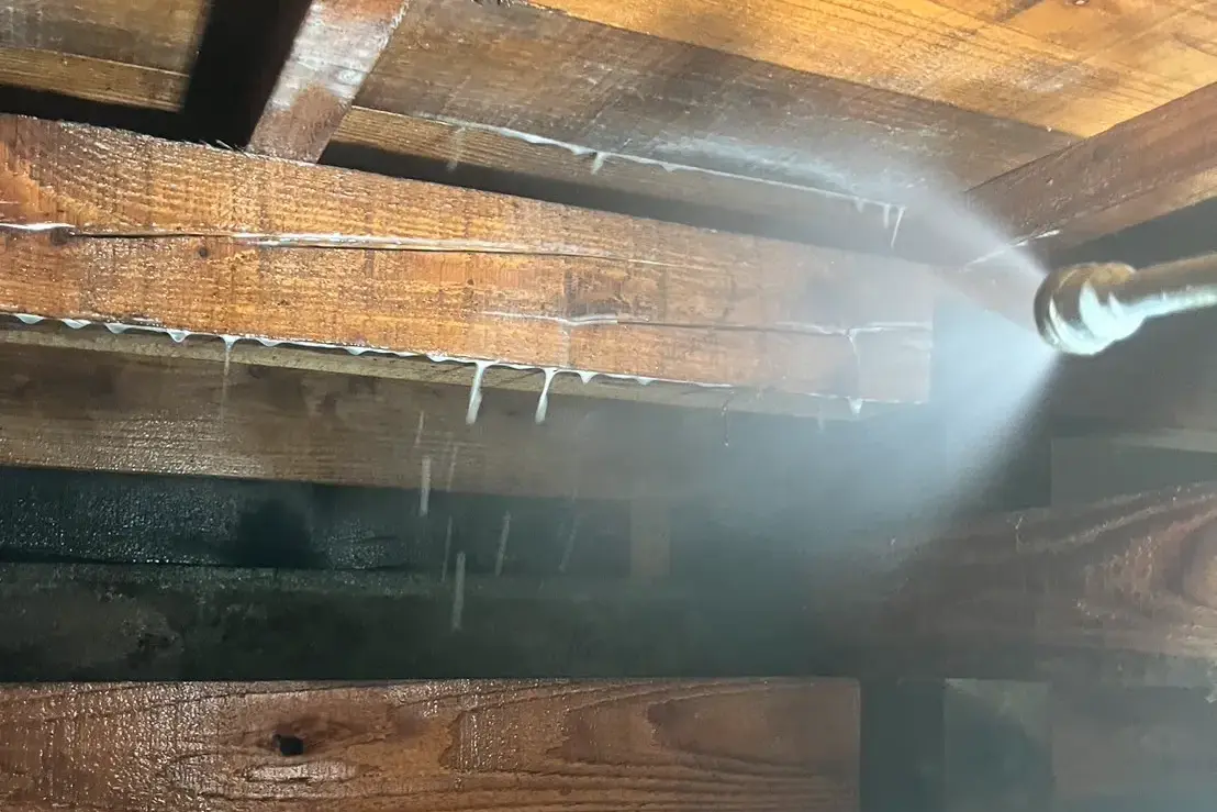 木部と土壌、その両方にバリアを張っています