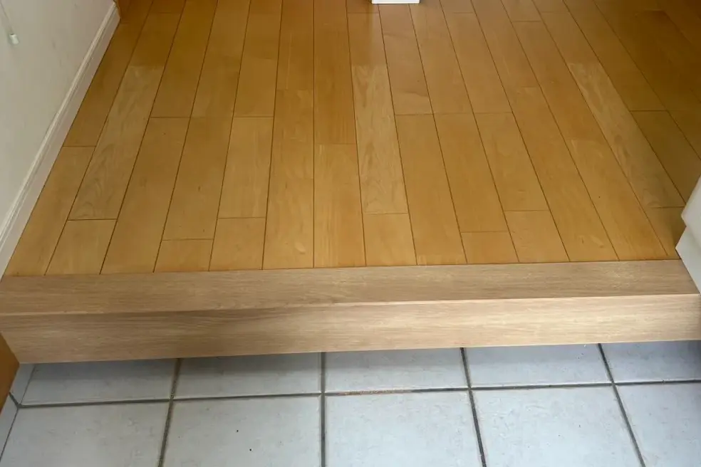 シロアリ駆除と玄関框交換完了後の写真