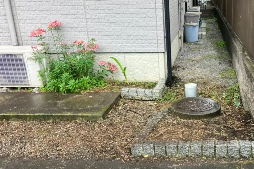 施工前の様子
地盤と比較し桝が高い
これをどうするかが職人の腕の見せどころ