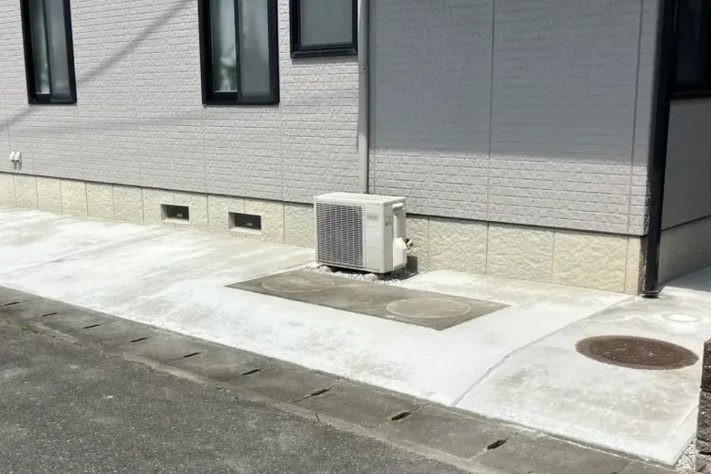 岸和田市の駐車場拡張工事
水はけを考慮し勾配をつけた土間コンクリート