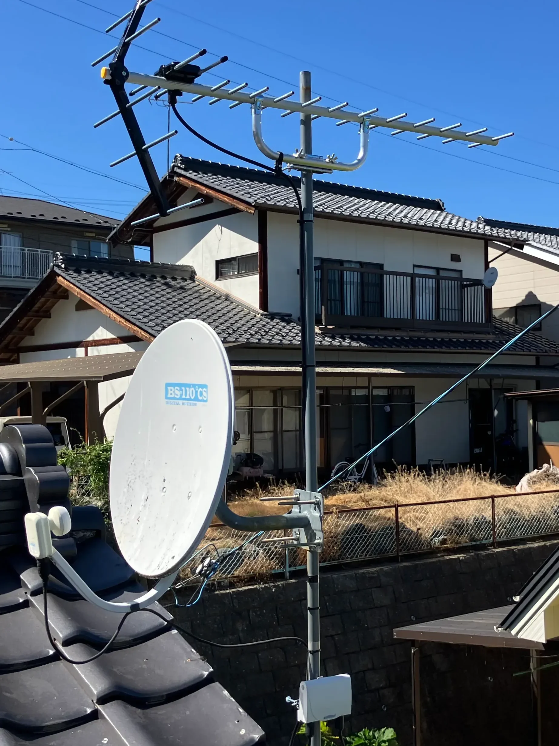 福島県三春町の中古物件で受信不良を改善するために新しく設置した高性能アンテナ＆ブースター