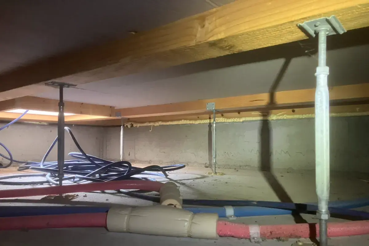 ベタ基礎住宅の床下。施工前の様子