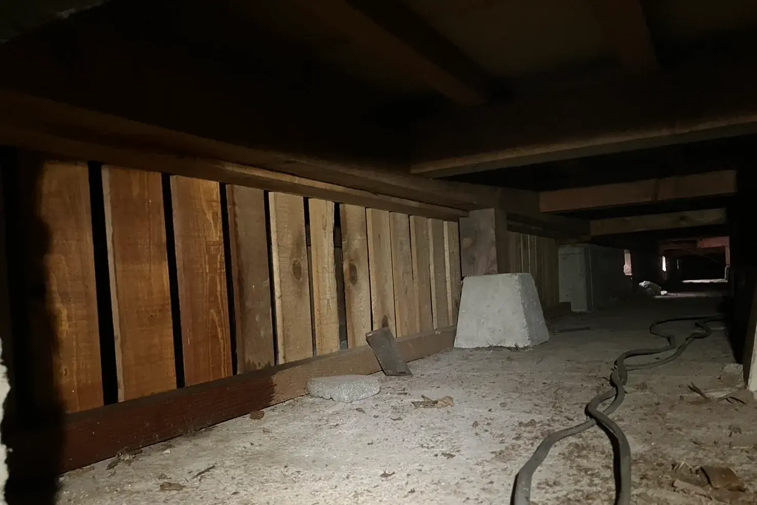 宇治市 築45年戸建ての床下点検写真